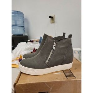 Pre owned Steve Madden Wedgie WEDG01S1. 10M